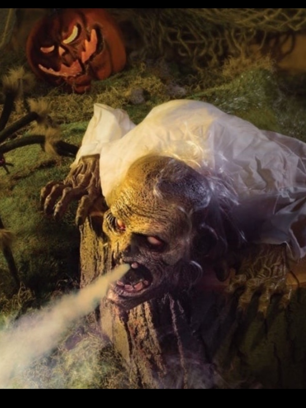 Spirit Halloween Fogging Gaseous Ghoul